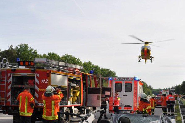 Rettungsdienst Bruchsal - Malteser im Einsatz auf der BAB 5 bei einem Verkehrsunfall
